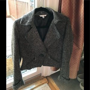 Gorgeous tweed jacket.